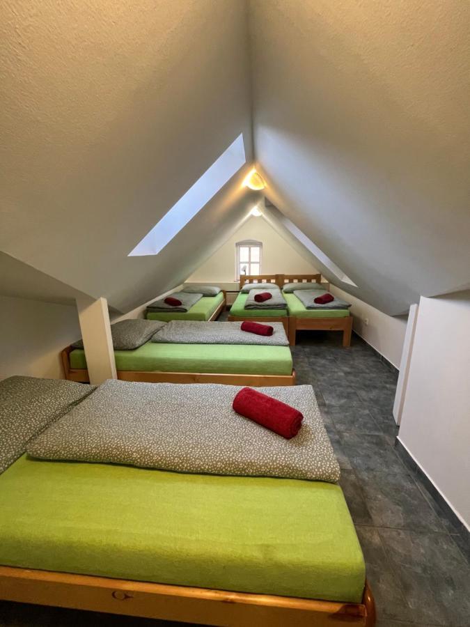 Ferienwohnung Dum Pod Vezi Mikulov Exterior foto